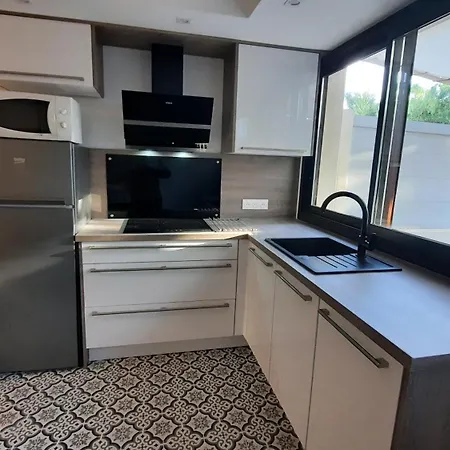 Appartement Climatisé Lantanas 4 Personnes Le Lavandou